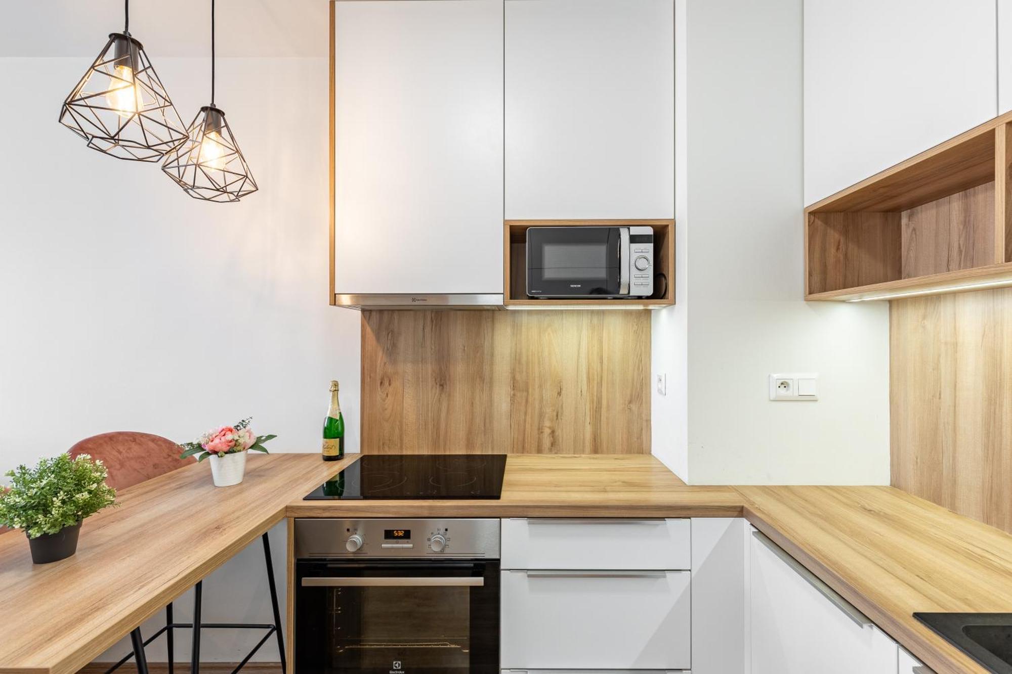 Leo Apartment - Ac & Free Parking Bratislava Exterior photo